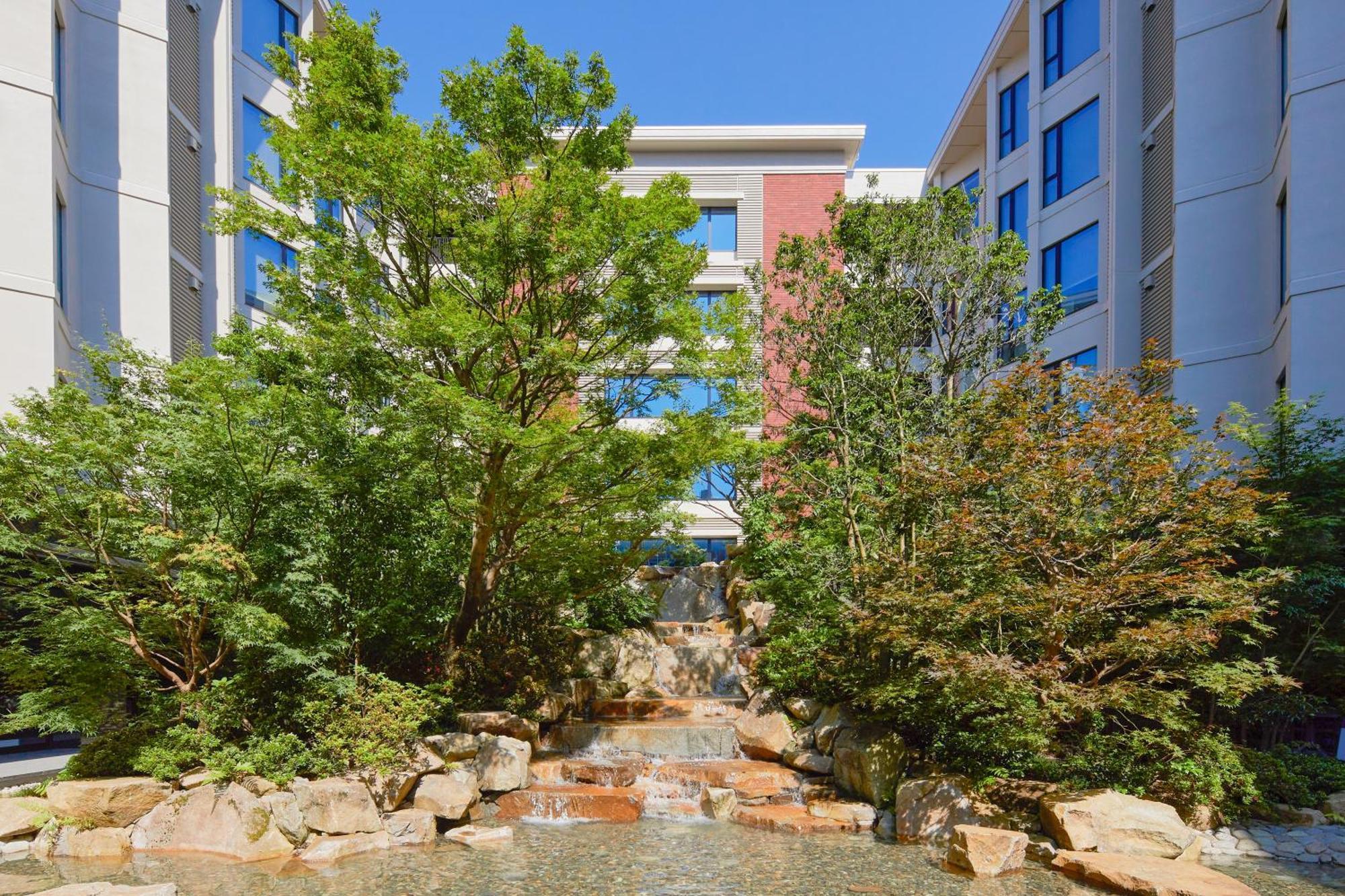 The Hotel Sanraku Kanazawa 21Th December 2022 Open Екстериор снимка The courtyard at the center of the building